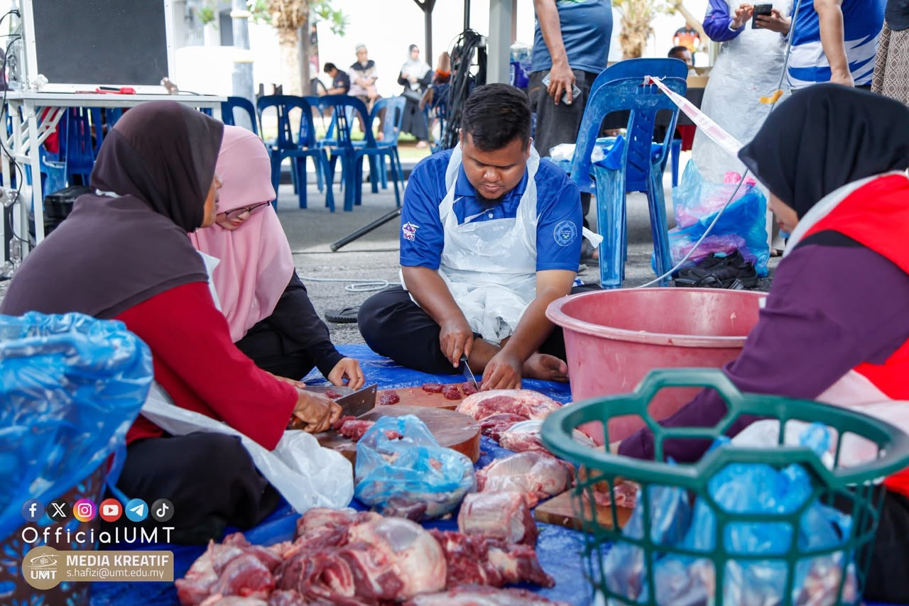 KORBAN PERDANA UMT SANTUNI LEBIH 400 KELUARGA, PERKUKUH JALINAN UNIVERSITI DAN KOMUNITI